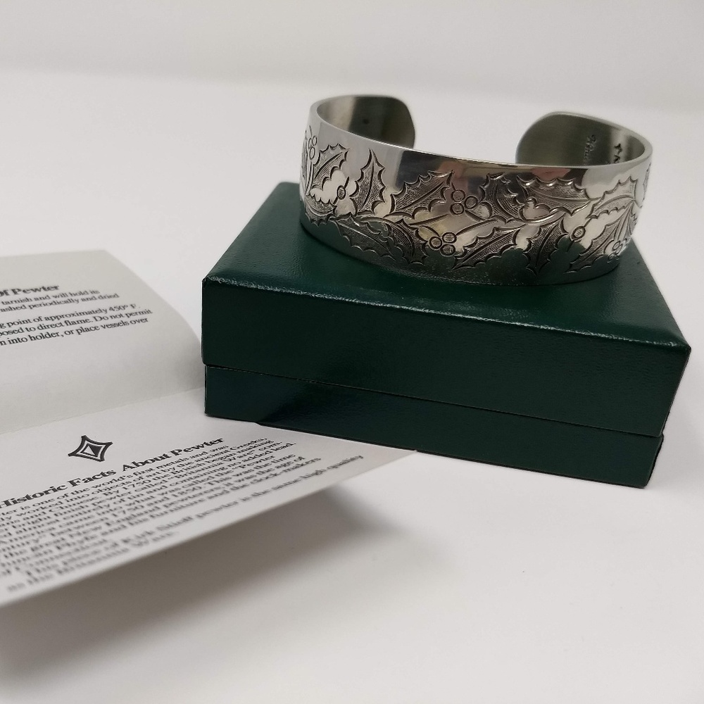 KIRK STIEFF VINTAGE PEWTER WINTER HOLLY CUFF
